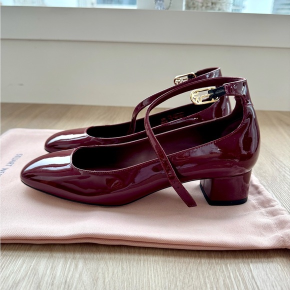 BNWT Stuart Weitzman Jane 35MM Patent Leather Pumps – Rosewood (US 7) - Picture 4 of 10